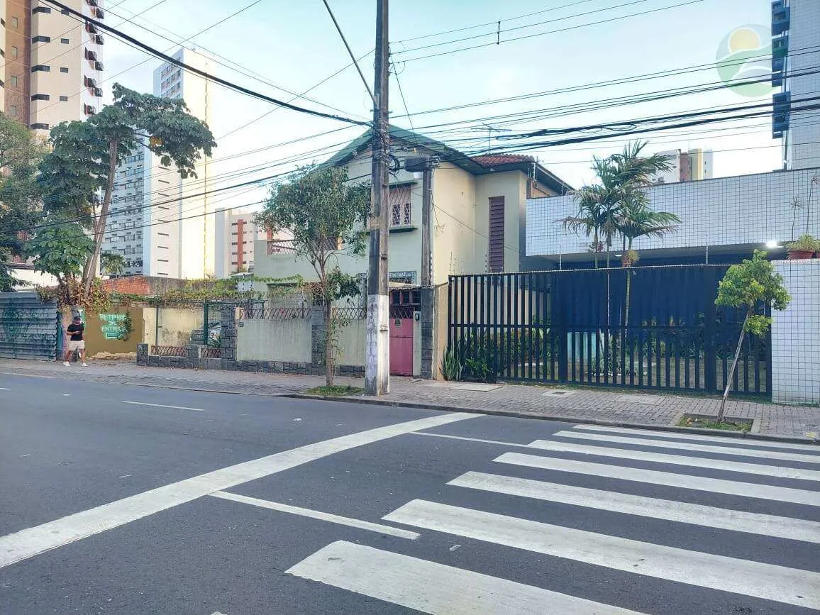 Imagem Vendo Casa duplex com 327m2 de área útil , Rua Conde de Irajá, Torre, Recife.