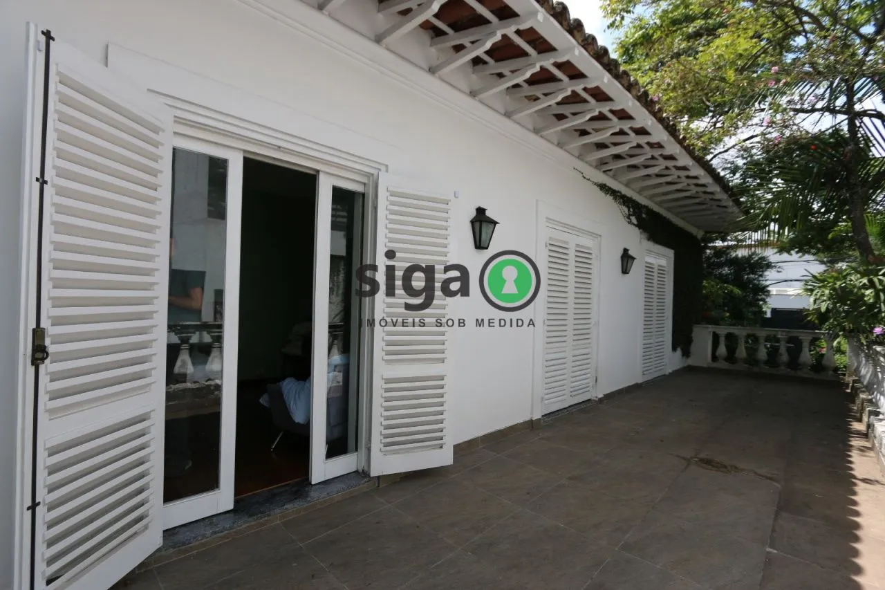 Imagem Casa a venda no Morumbi com 400m² área útil, 900m² terreno