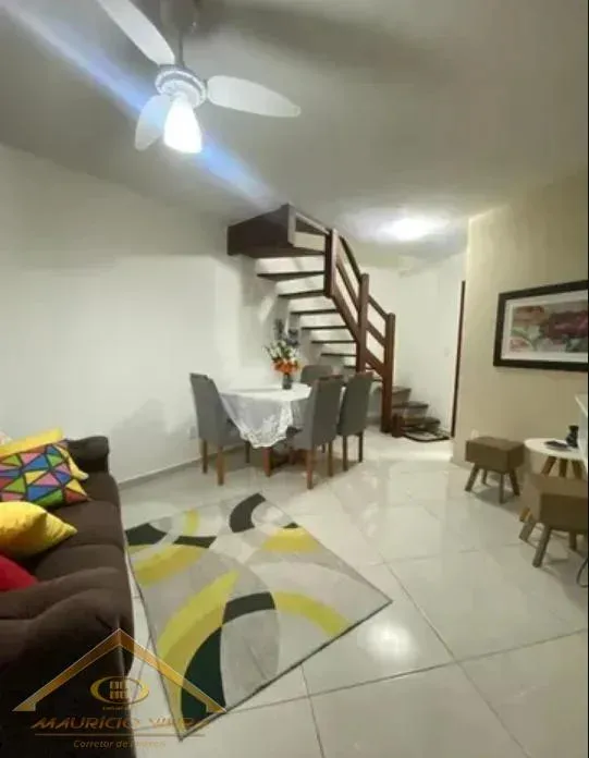 Imagem Casa em Condomínio para Venda em Cabo Frio / RJ no bairro Parque Burle