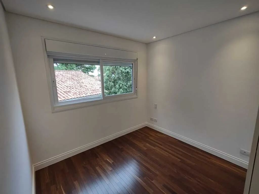Imagem Casa Duplex 324,87M², 4Q, 4 Suítes, 7 Banheiros, 3 Vagas, Academia, Segurança 24h, Jardim, Portaria, Praça.