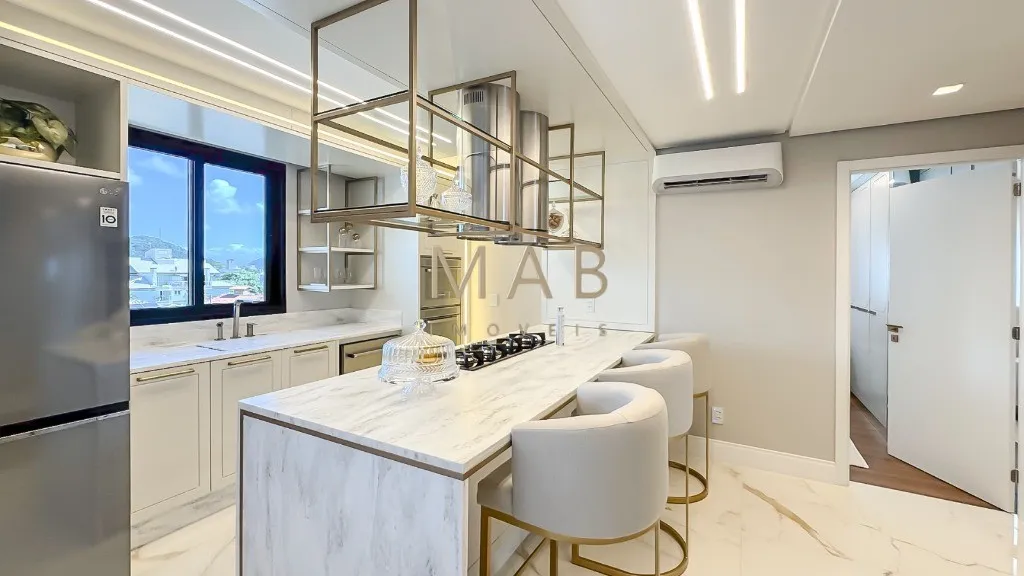 Imagem Cobertura duplex à Venda em Jurerê, com 4 suítes, rooftop com piscina infinita, elevador privativo, automação e alto padrão.