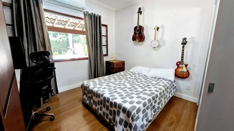 Imagem Casa à Venda em Itapetininga – 285 m², 4 Dormitórios, 1 Suíte, Piscina e Pomar em Terreno de 1.000 m²