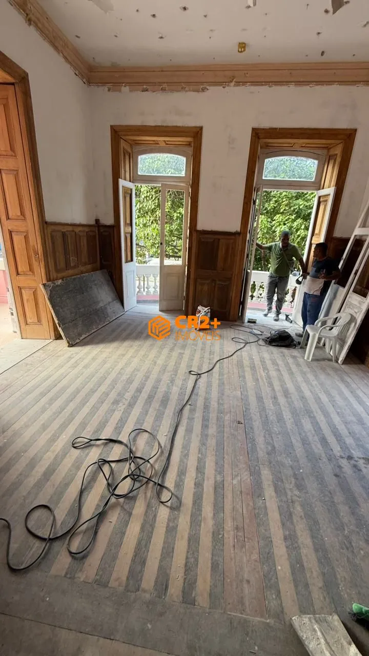 Imagem Alugo Casa para o seu Comércio- Casarão Tombado e revitalizado
