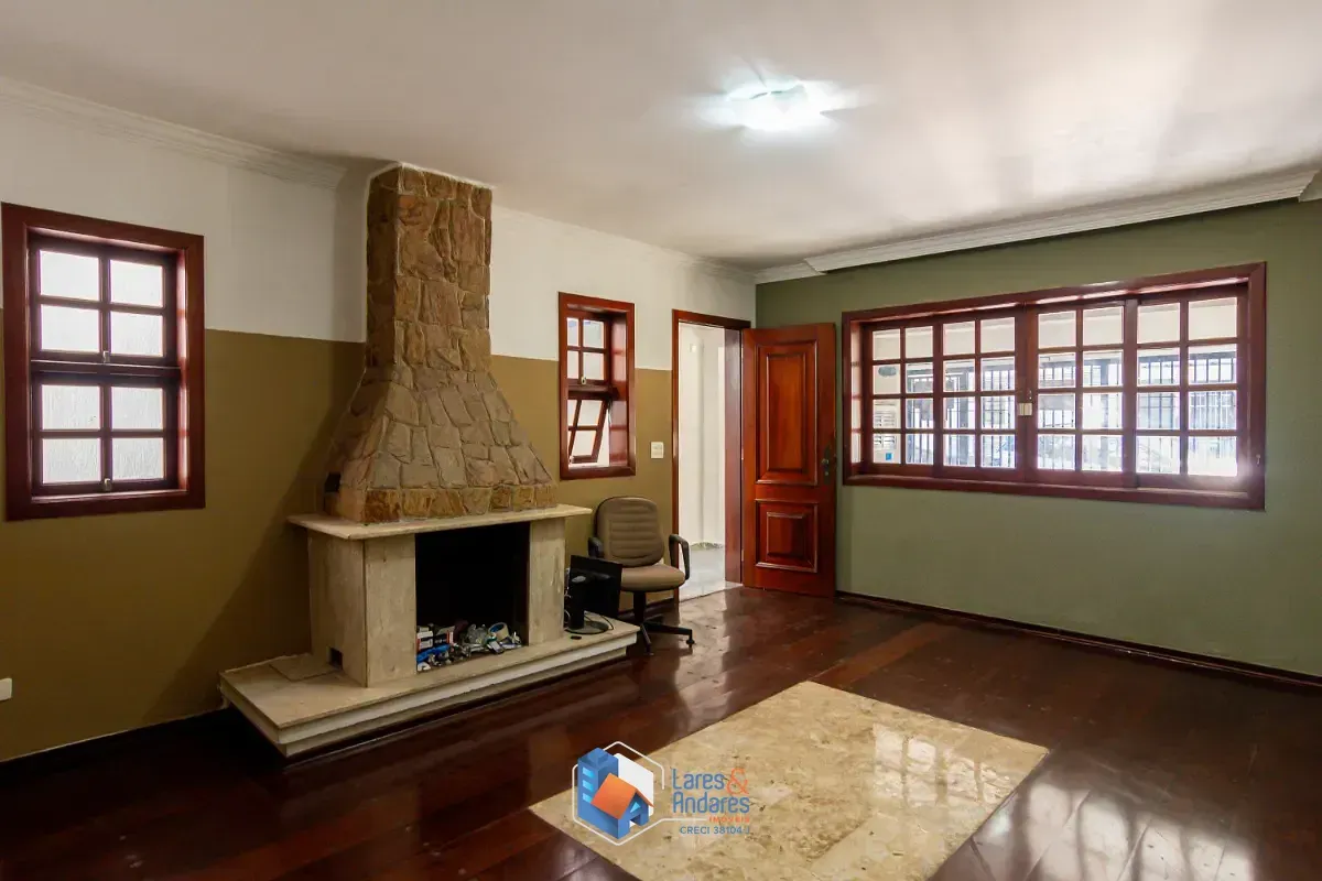 Foto do imóvel Sobrado para venda em Jardim das Vertentes com 4 quartos, 175m² em Rua Kaoru Oda