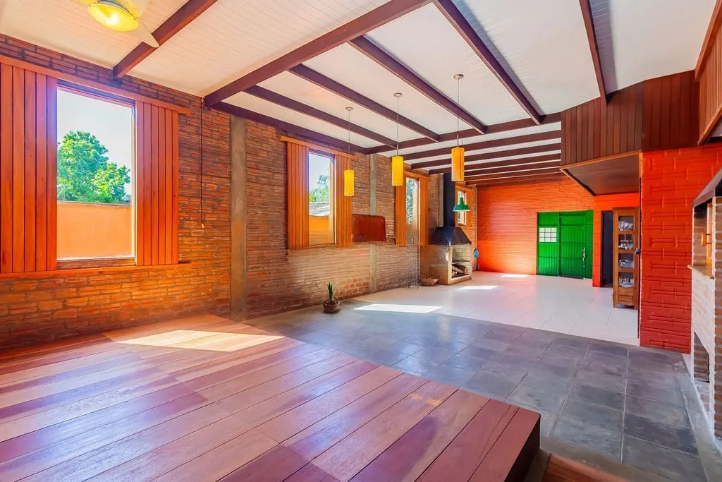 Imagem Casa de 3 dormitórios, no Bairro Ponta Grossa - Porto Alegre
