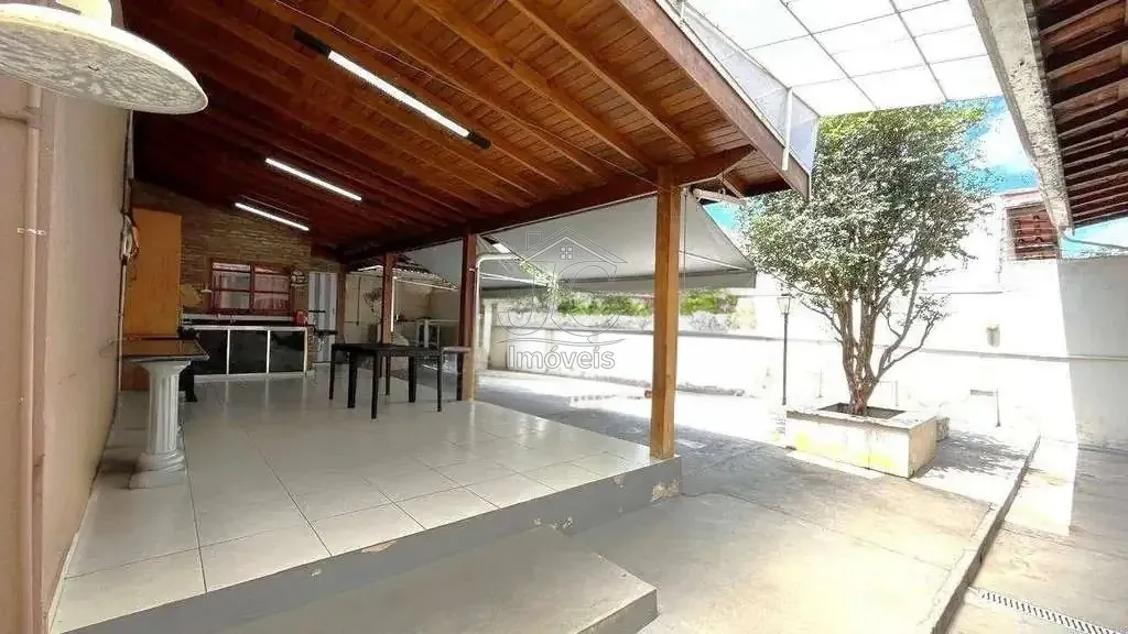 Imagem Casa com 3 dormitórios e amplo terreno na Vila Santana em Valinhos!