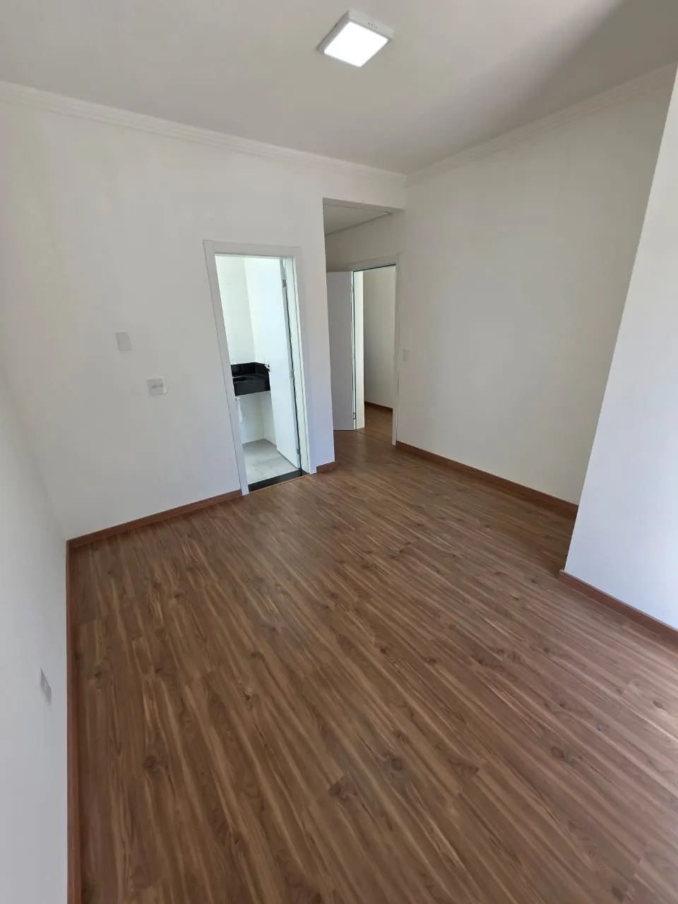 Imagem Imperdível oportunidade! Casa à venda em Sorocaba-SP, Jardim São Carlos. 3 quartos, 3 suítes, 2 salas, 3 banheiros, 3 vagas. 123m². Aproveite!