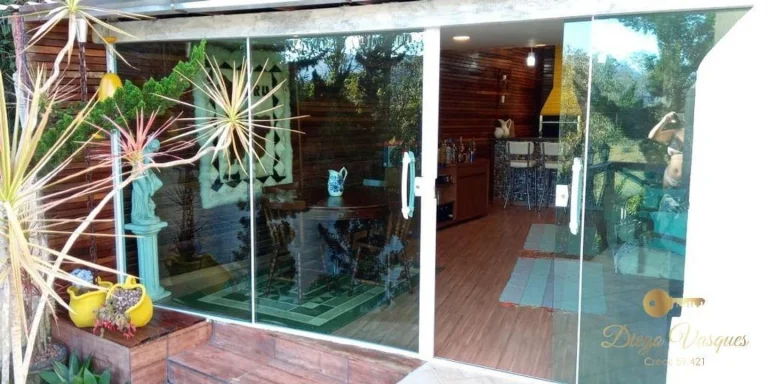 Imagem Casa em Condomínio para Venda em Teresópolis / RJ no bairro Prata