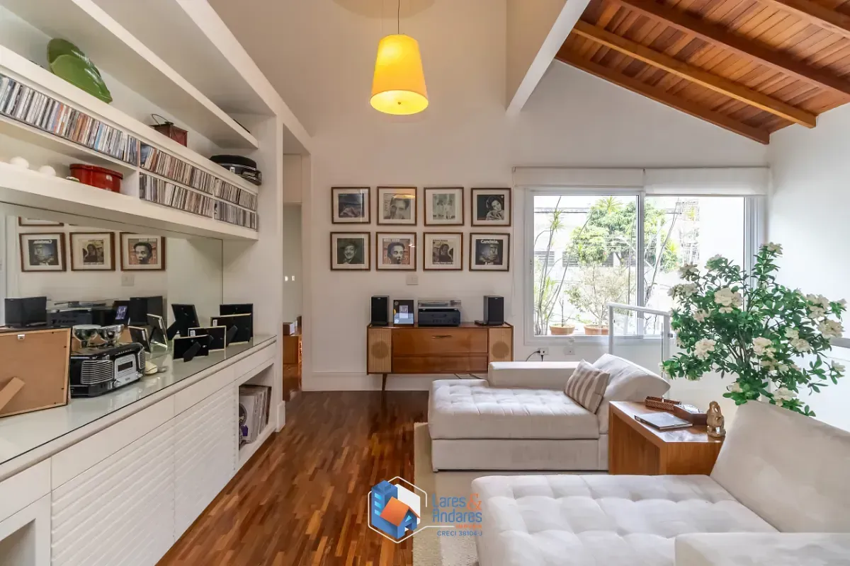 Imagem Sobrado para venda em Jardim Franca com 3 quartos, sendo 3 suítes, 400m²