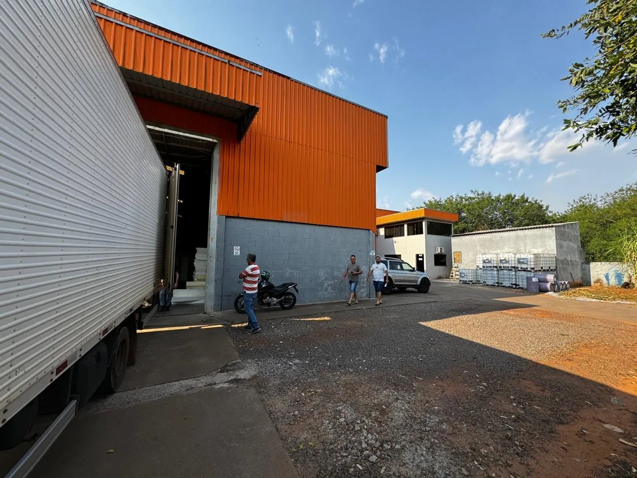Imagem Salão Comercial 2000m Umuarama-PR 351