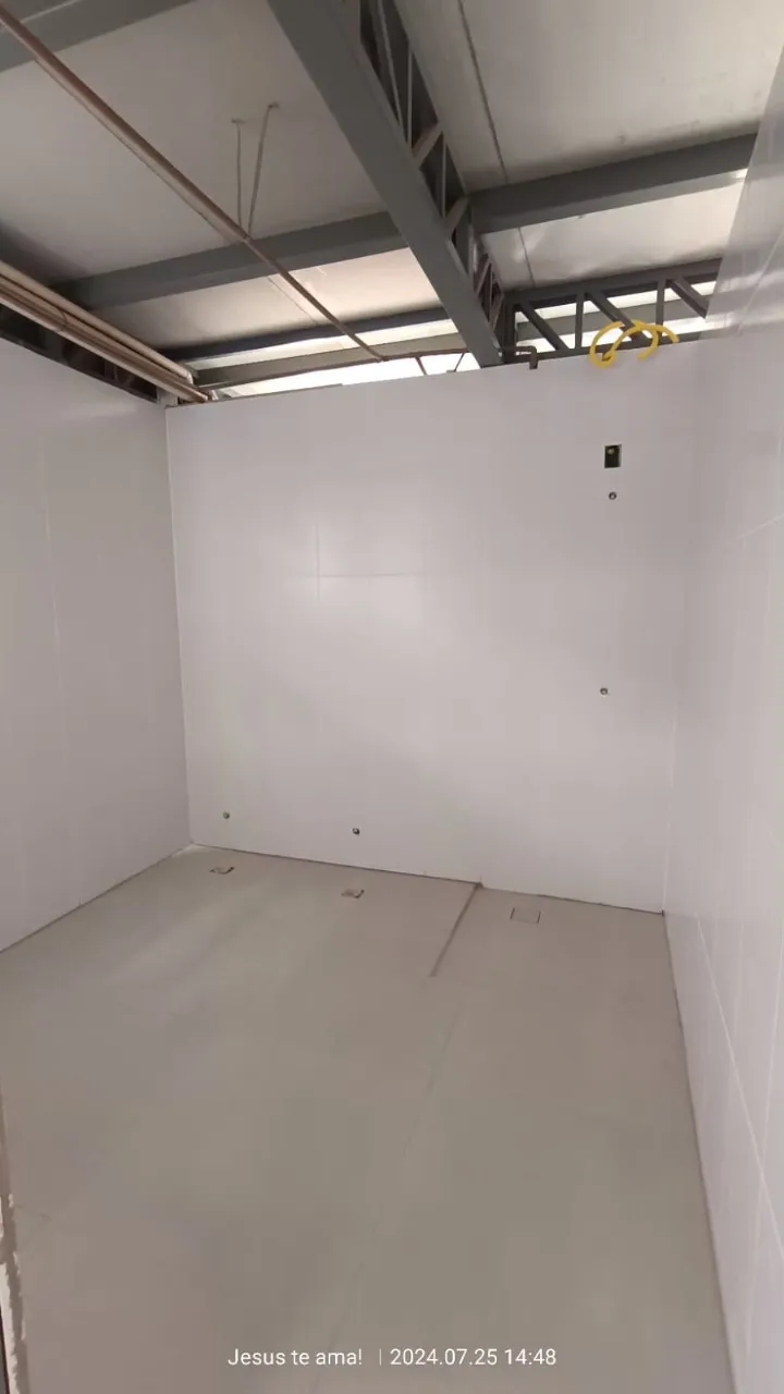Imagem Aluguel de Barracão Industrial: Espaço Profissional no Distrito Industrial Iporanga, Sorocaba-SP - 600m², 1 Sala, 3 Banheiros, 10 Vagas.