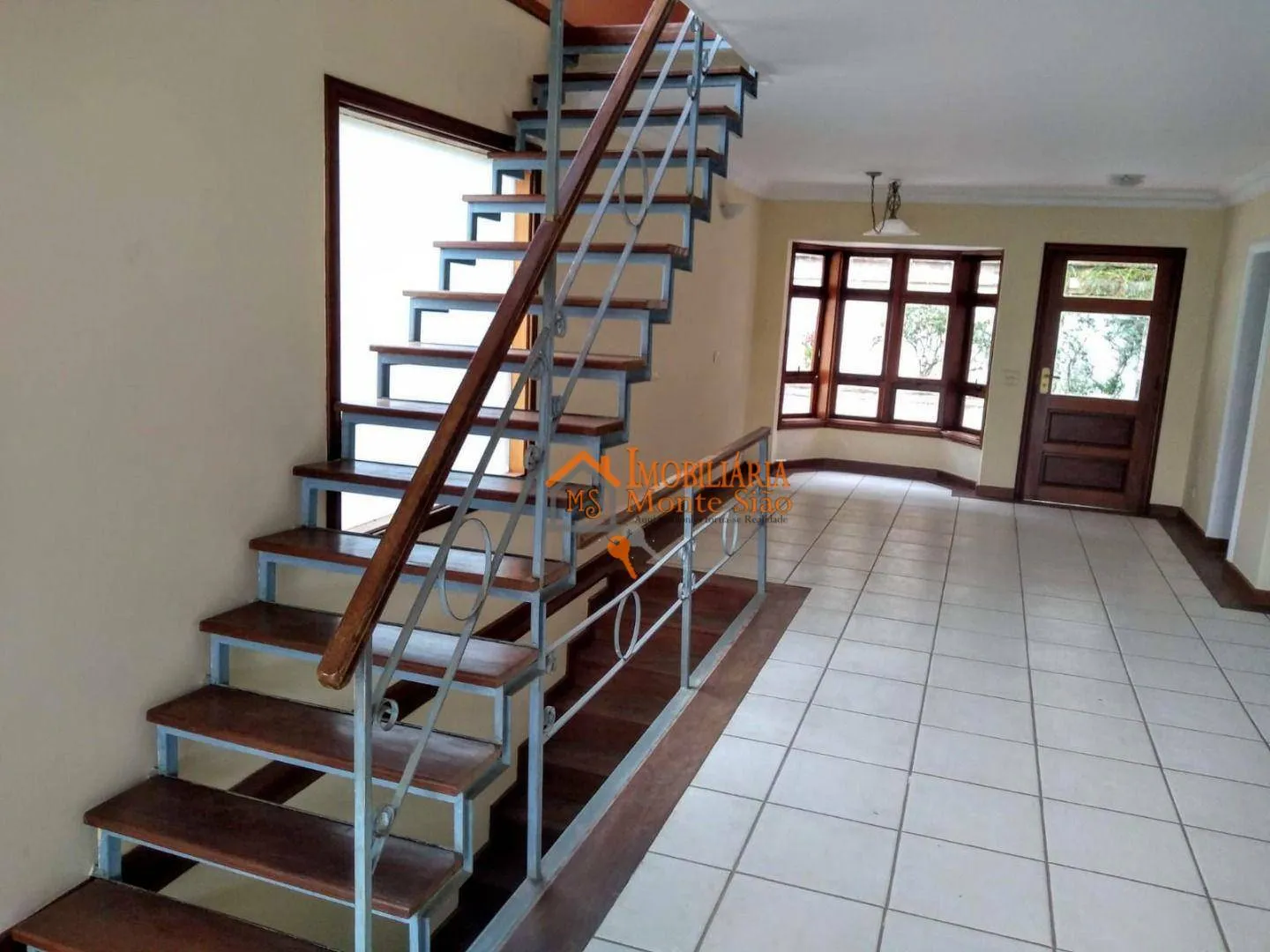 Imagem Sobrado com 4 dormitórios à venda, 500 m² por R$ 2.500.000,00 - Arujazinho II - Arujá/SP