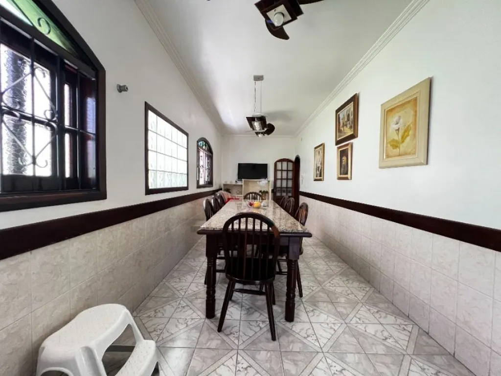 Imagem CASA COM 385,00 m² - GUILHERMINA - PRAIA GRANDE SP
