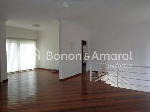Imagem Linda casa de condomínio em Sousas, com 350m², 4 quartos e 3 suítes.