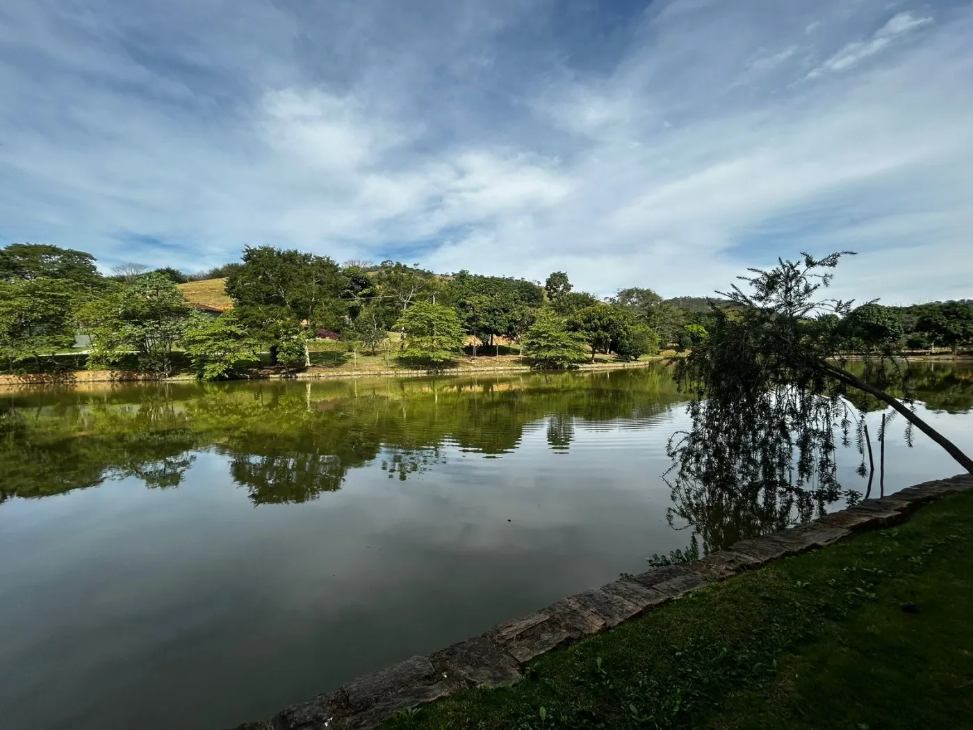 Imagem Terreno em Condomínio para Venda em Três Rios / RJ no bairro Nova Niterói
