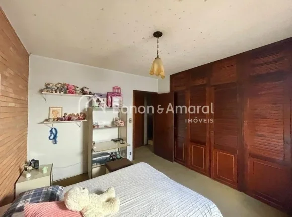 Imagem Casa assobradada à venda no bairro Jardim Proença, localização privilegiada de frente para um bo...