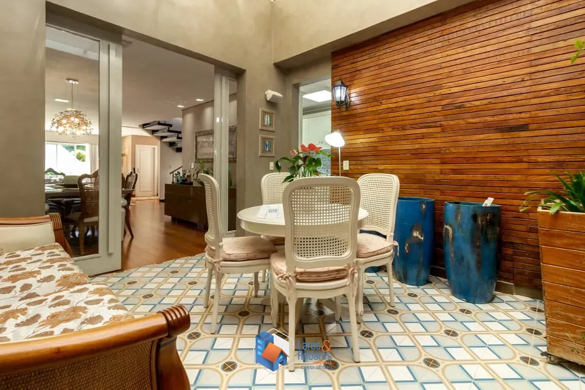 Imagem Sobrado para venda em Vila Santo Estéfano com 2 quartos, sendo 2 suítes, 272m²