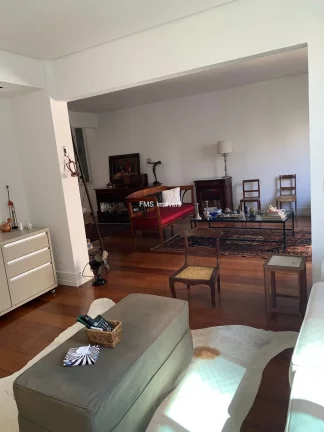 Imagem Imperdível oportunidade de adquirir apartamento de luxo no Itaim Bibi, São Paulo-SP: 3 quartos, 2 suítes, 4 banheiros, 2 vagas de garagem, 160m²!