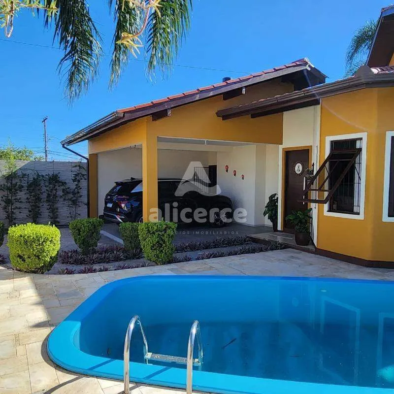 Casa à venda l 4 dormitórios, 1 suíte l Real Parque - São José/SC