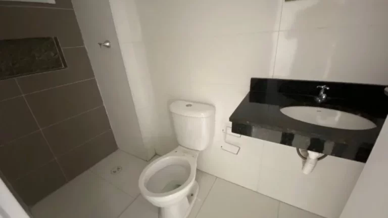 Imagem Apartamento com 2 quartos, sendo 1 suíte, sacada gourmet ampla com vista livre, em bairro tranquilo e valorizado. Á venda na Imobiliaria Consulte Imoveis.