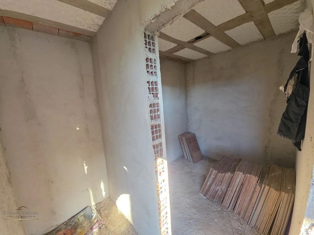 Imagem Casa estilo colonial a venda no condomínio Campo Alegre em Poços de Caldas