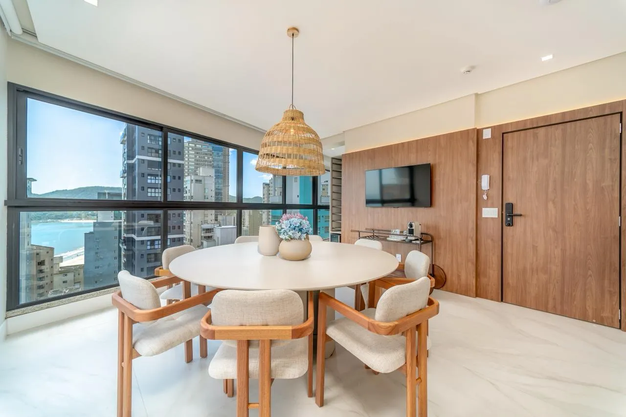 Imagem Apartamento com vista para o mar à venda com 193m2 por R$ 6.500.000,00
