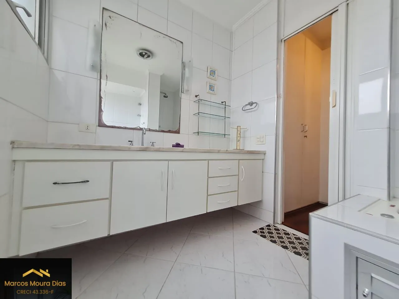 Imagem Apartamento em Perdizes, 03 Dormitórios( 1 suíte) 1 Vaga de Garagem e Dependência de Serviço. Edifício perto da PUC com Lazer e Portaria 24 hs