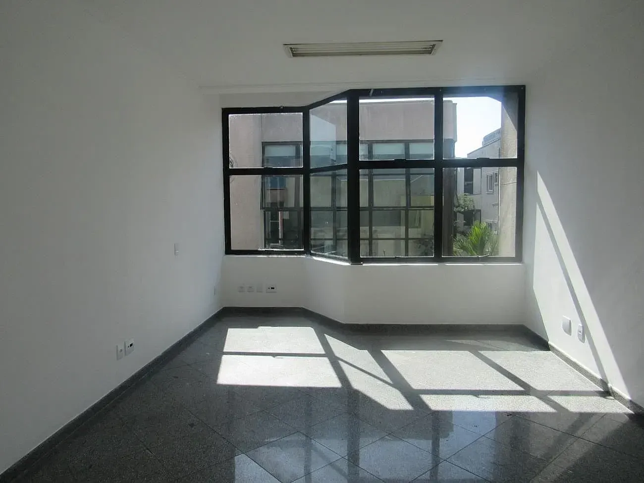 Imagem Imóvel Comercial para Alugar, 96 m² em Condomínio Centro Comercial Alphaville - Barueri
