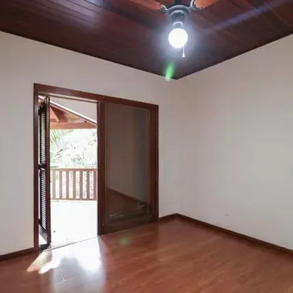 Imagem Casa à venda com 4 dormitorios no Bairro Nonoai - Porto Alegre