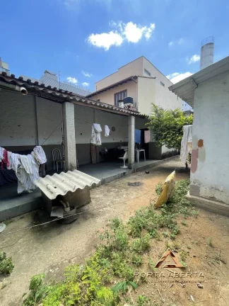 Imagem Casa com Lojas e Salas Comerciais no Horto - Ipatinga - COD 1525