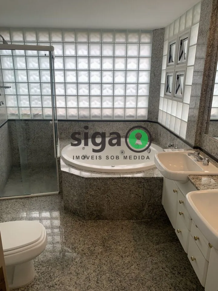 Imagem VENDE na Vila Suzana (Região do Morumbi) Apartamento com 4 suítes, 4 Vagas fixas + Depósito
