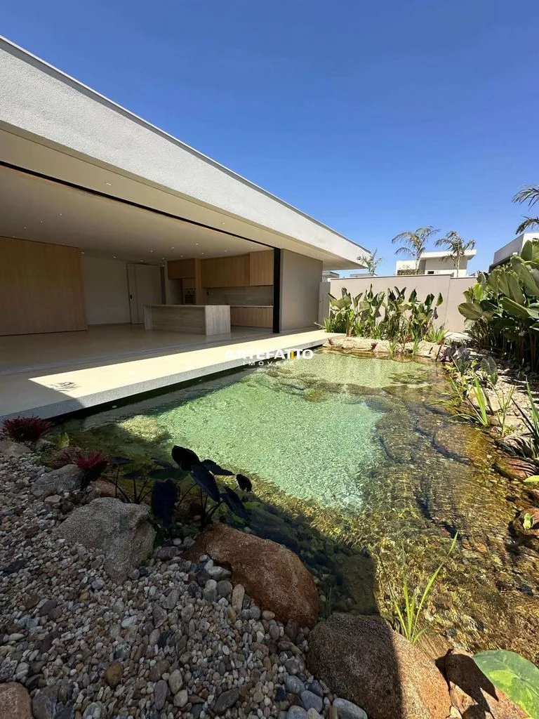 Foto do imóvel Casa de condomínio à venda, no Veredas, com 3 suítes e lago em Franca