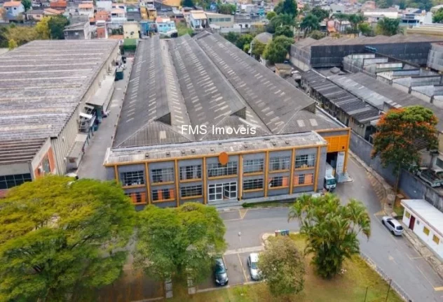 Imagem Galpão Comercial para Locação em Guarulhos-SP, São Roque: 2 Banheiros, 50 Vagas de Garagem, 8.086,75 m² de Área.