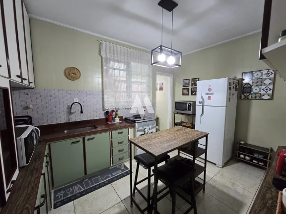 Imagem Ana Costa – Apto a venda com 2 Dormitórios, Pronto para Morar, Vaga Demarcada e Despesas Baixas!