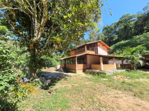 Imagem Vendo Linda Chácara com 40 Mil Mts² Próximo ao centro de Friburgo