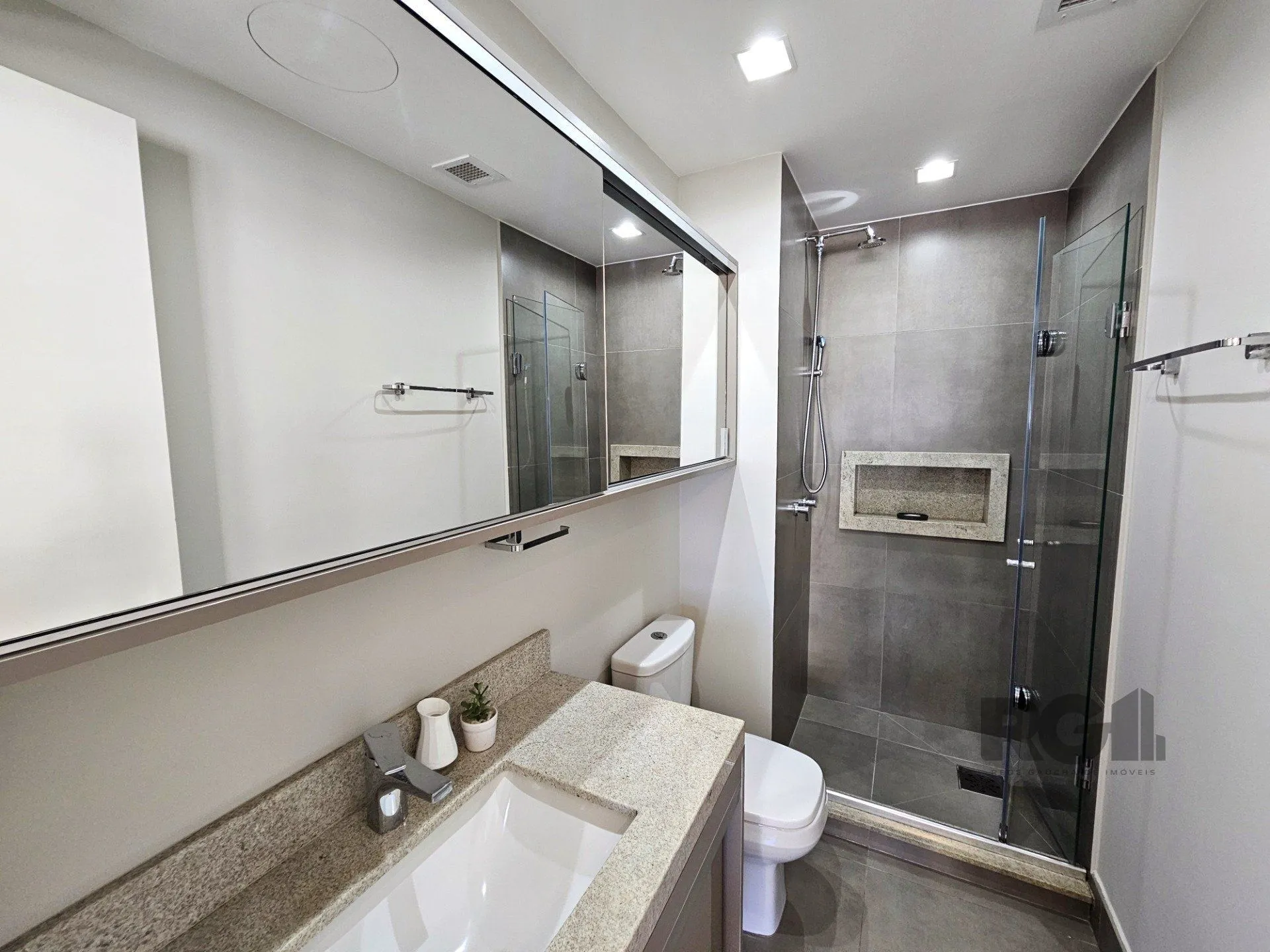 Imagem Apartamento para Venda - 67.43m², 2 dormitórios, sendo 1 suites, 2 vagas - Jardim Lindóia