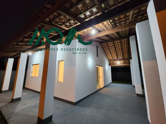 Imagem Casa para Alugar no Pontal de Itapoá - 2 Quartos, Laje, Ampla Varanda e Boa Localização