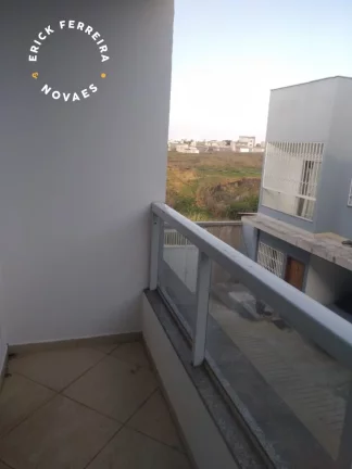 Imagem Casa Duplex Condomínio fechado composta de 2 quartos sendo uma suíte com varanda no bairro Itapebussu