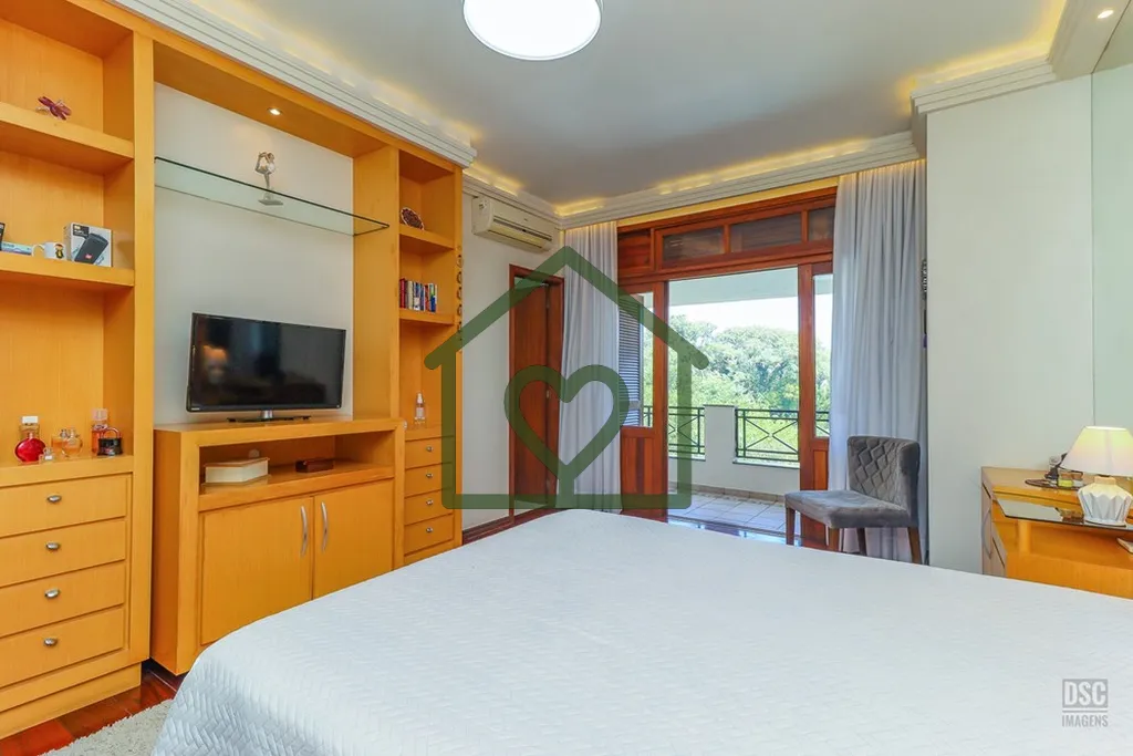 Imagem Viva com Exclusividade em Ipanema: Casa Completa com Piscina, Sacadas e Ambientes Amplos

Esta resid...