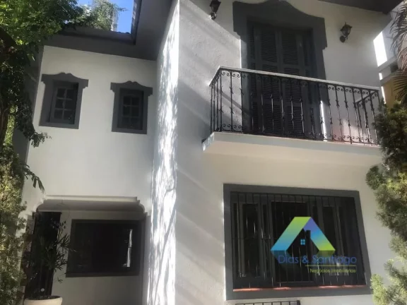 Foto do imóvel Casa a venda Cerqueira César · 220m² · 6 Quartos · 2 Vagas