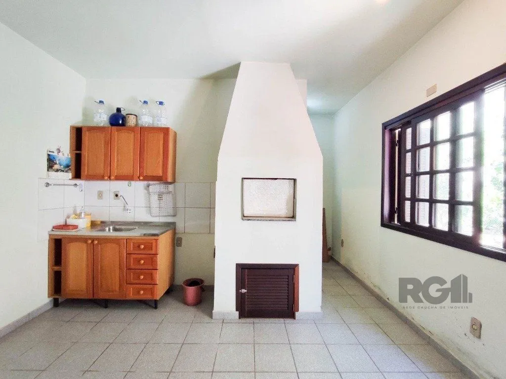 Imagem Excelente casa de 230m² com 4 dormitórios e 3 vagas.