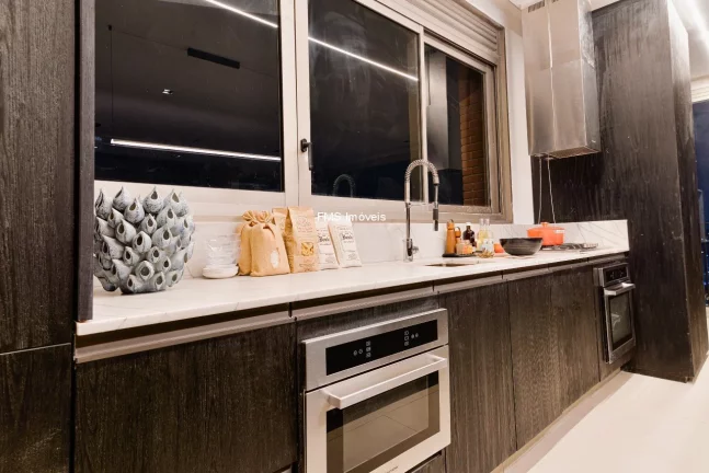 Imagem Apartamento à Venda no Itaim Bibi com 2 Suítes, 2 Vagas, Lindenberg