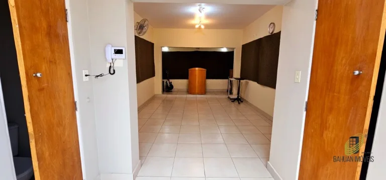 Imagem Casa de Luxo no Campo Belo: 6 Quartos, 5 Suítes, 10 Banheiros, 5 Vagas de Garagem e 504m² em São Paulo-SP