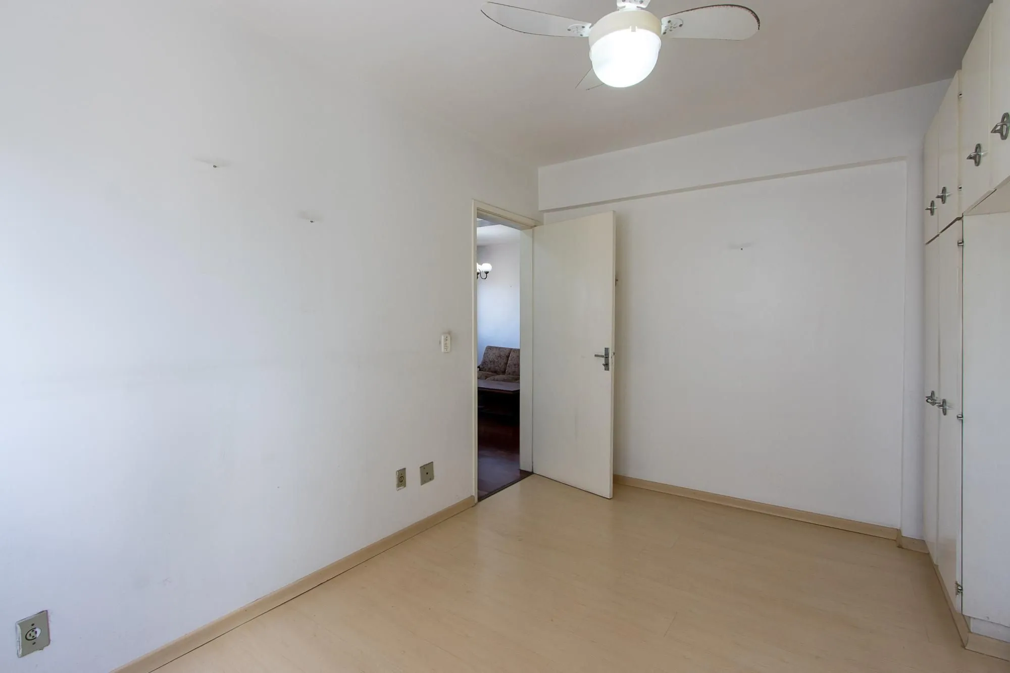 Imagem Apartamento à Venda no Bairro Cristal - Oportunidade para Investidores