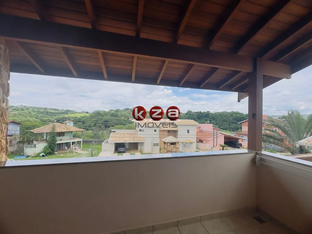 Imagem Casa de luxo à venda em Valinhos-SP no Condomínio Terras do Caribe: 3 quartos, 1 suite, 3 salas, 5 banheiros, 2 vagas e piscina, 289m².