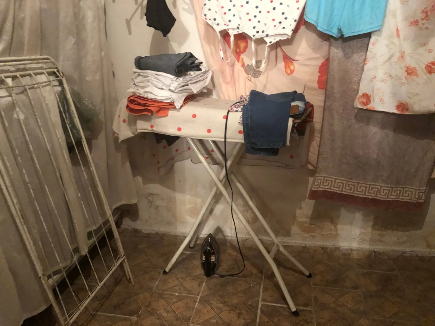 Imagem Casa à venda 2 Quartos, 4 Vagas, 250M², Jardim Eloyna, Pindamonhangaba - SP