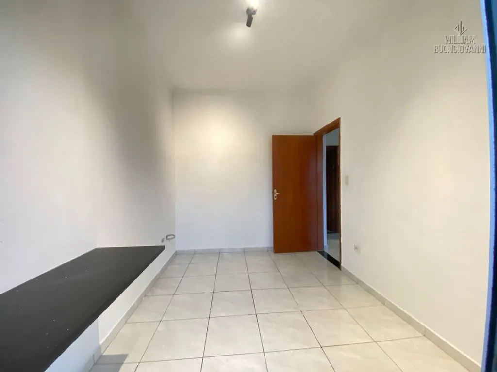 Imagem Vende-se esse Maravilhoso Sobrado com 3 Dormitórios - Bairro Boqueirão
