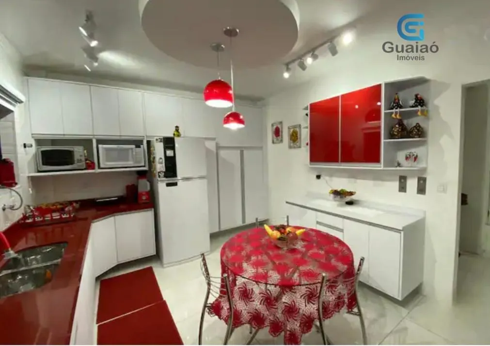 Imagem Vendo Espetacular Apartamento de Alto Padrão c/ 3 Suites na Praia de São Vicente