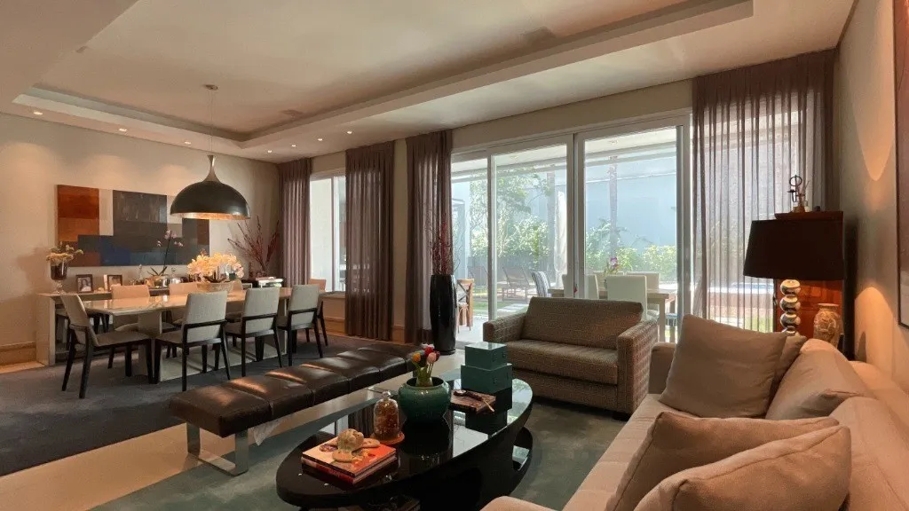 Imagem Imperdível casa em condomínio de luxo no Residencial Tamboré 10 em Santana de Parnaíba-SP: 4 quartos, 4 suítes, 5 banheiros, 4 vagas, 566m²!