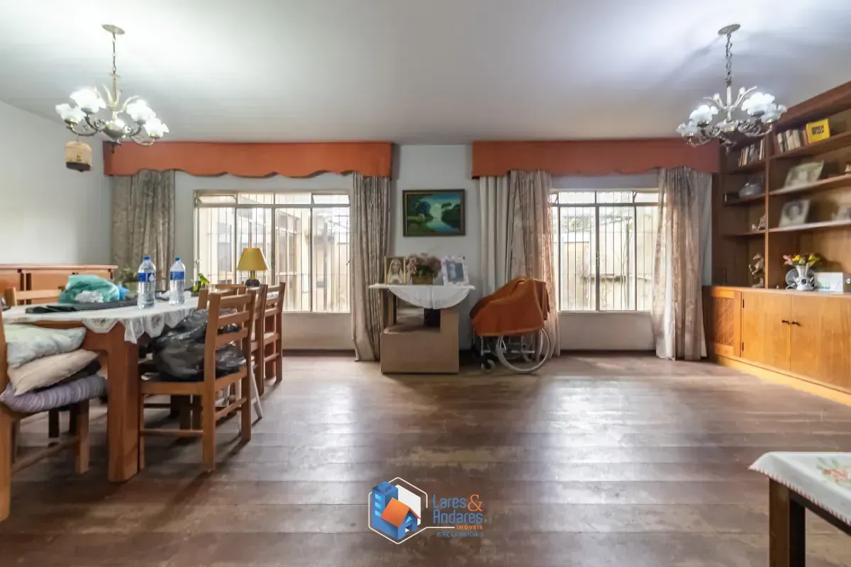 Imagem Sobrado para venda em Conjunto Residencial Jardim Canaã com 4 quartos, sendo 1 suíte, 382m²